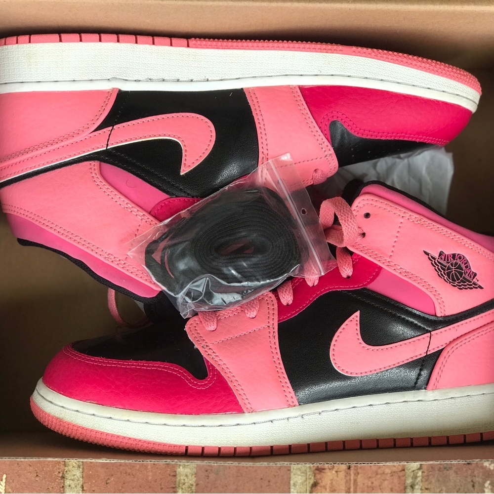 Air Jordan 1 Coral Chalk GS Size 7Y / 8.5W - Picture 8 of 9